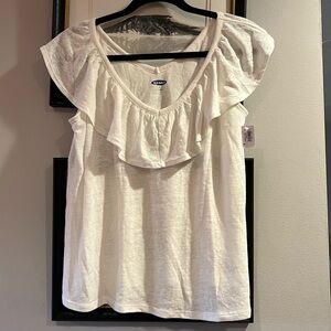 NWT Old Navy sleeveless ruffle front top. Size M